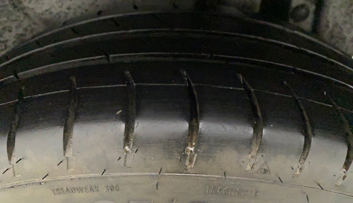 2014 Maruti Swift Dzire ZXI, Petrol, Manual, 51,579 km, Left Rear Tyre Tread