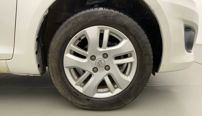 2014 Maruti Swift Dzire ZXI, Petrol, Manual, 51,579 km, Right Front Wheel