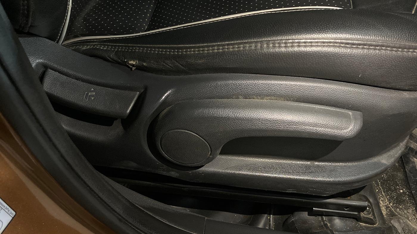 2018 Hyundai i20 Active 1.2 SX, Petrol, Manual, 64,290 km, Driver Side Adjustment Panel