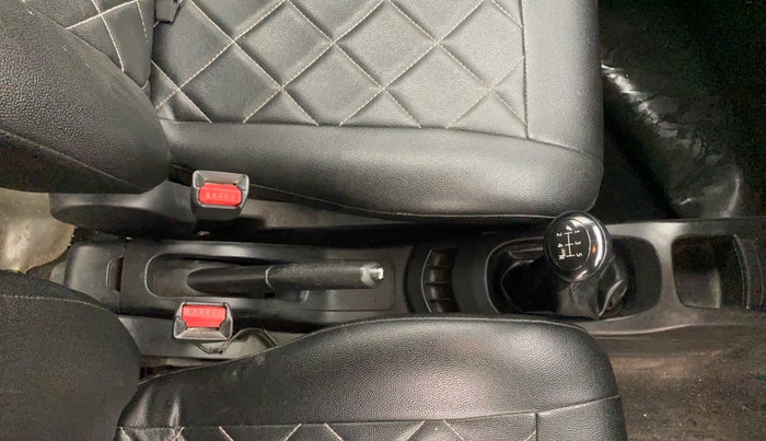 2015 Maruti Wagon R 1.0 VXI, Petrol, Manual, 1,38,353 km, Gear Lever