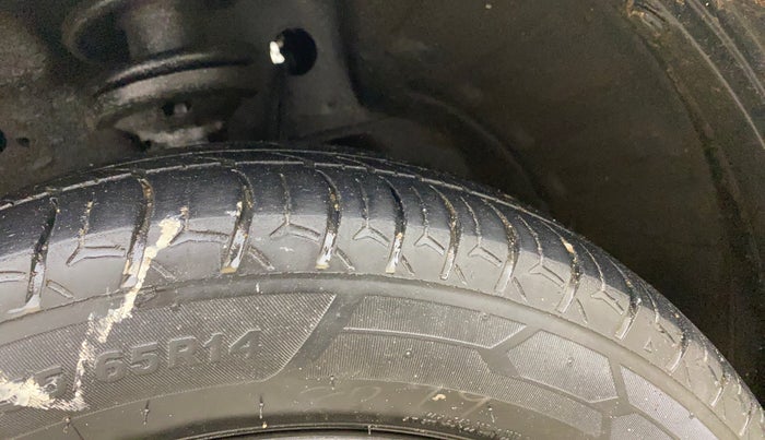 2015 Maruti Wagon R 1.0 VXI, Petrol, Manual, 1,38,353 km, Left Front Tyre Tread