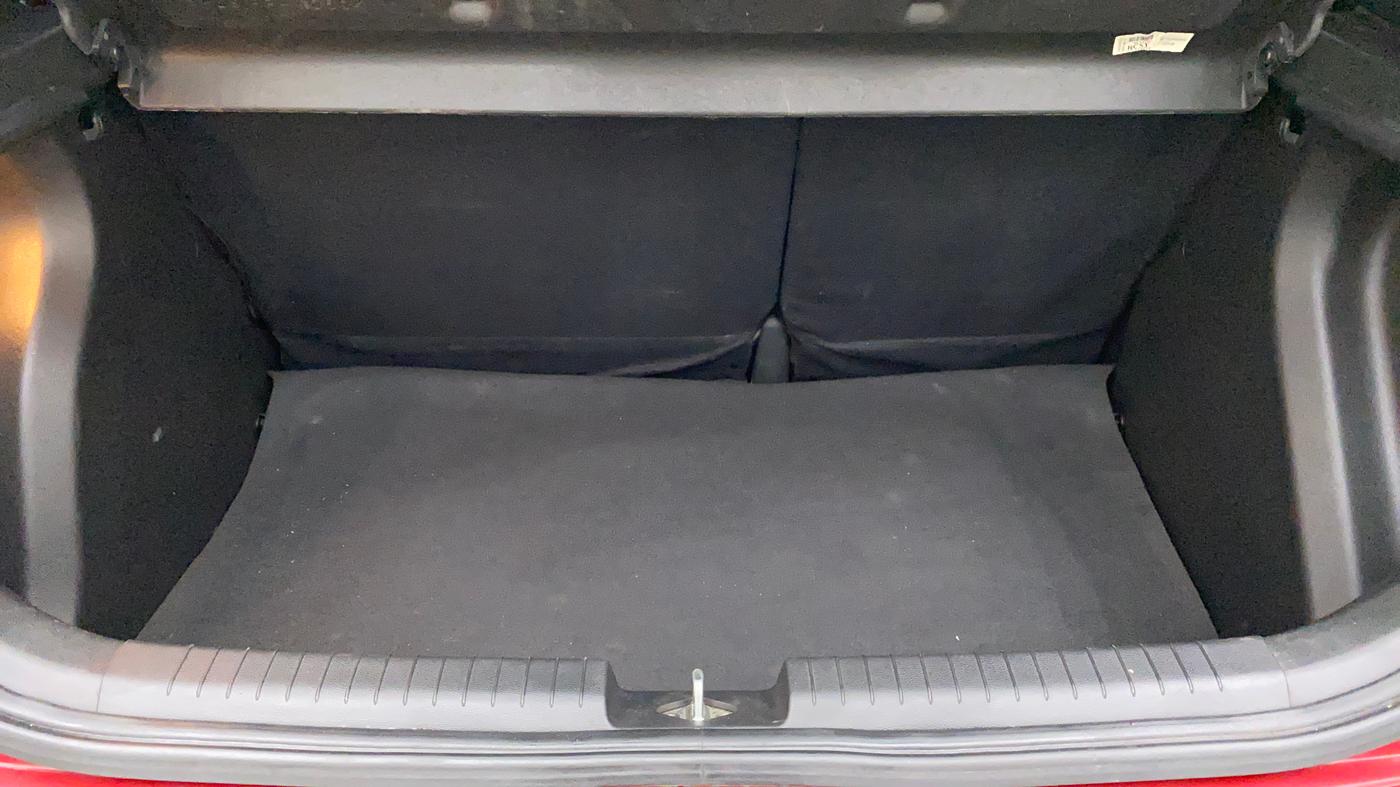 2015 Hyundai Elite i20 ASTA 1.2, Petrol, Manual, 1,06,648 km, Boot Inside