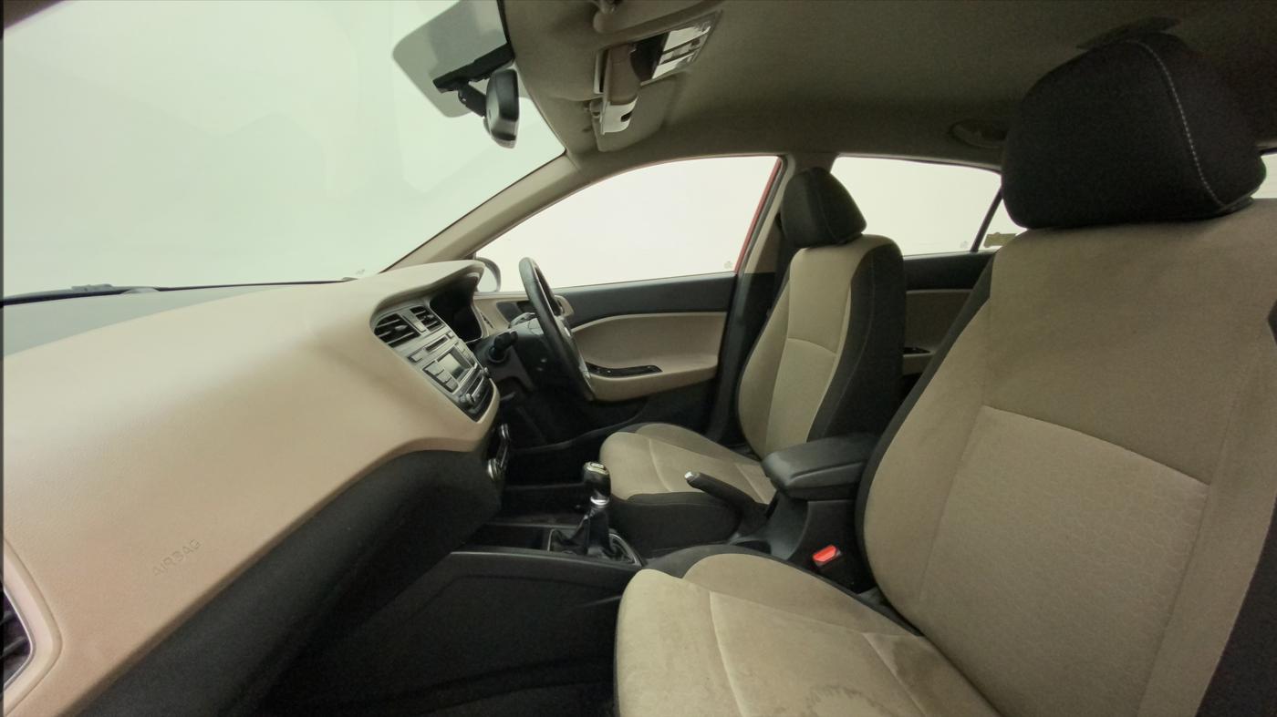 2015 Hyundai Elite i20 ASTA 1.2, Petrol, Manual, 1,06,648 km, Right Side Front Door Cabin