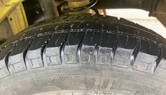 2016 Maruti Alto 800 LXI, Petrol, Manual, 62,813 km, Left Rear Tyre Tread