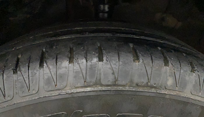 2020 KIA SONET GTX PLUS 1.0 IMT, Petrol, Manual, 68,217 km, Left Front Tyre Tread