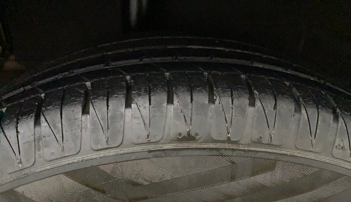 2020 KIA SONET GTX PLUS 1.0 IMT, Petrol, Manual, 68,217 km, Right Rear Tyre Tread