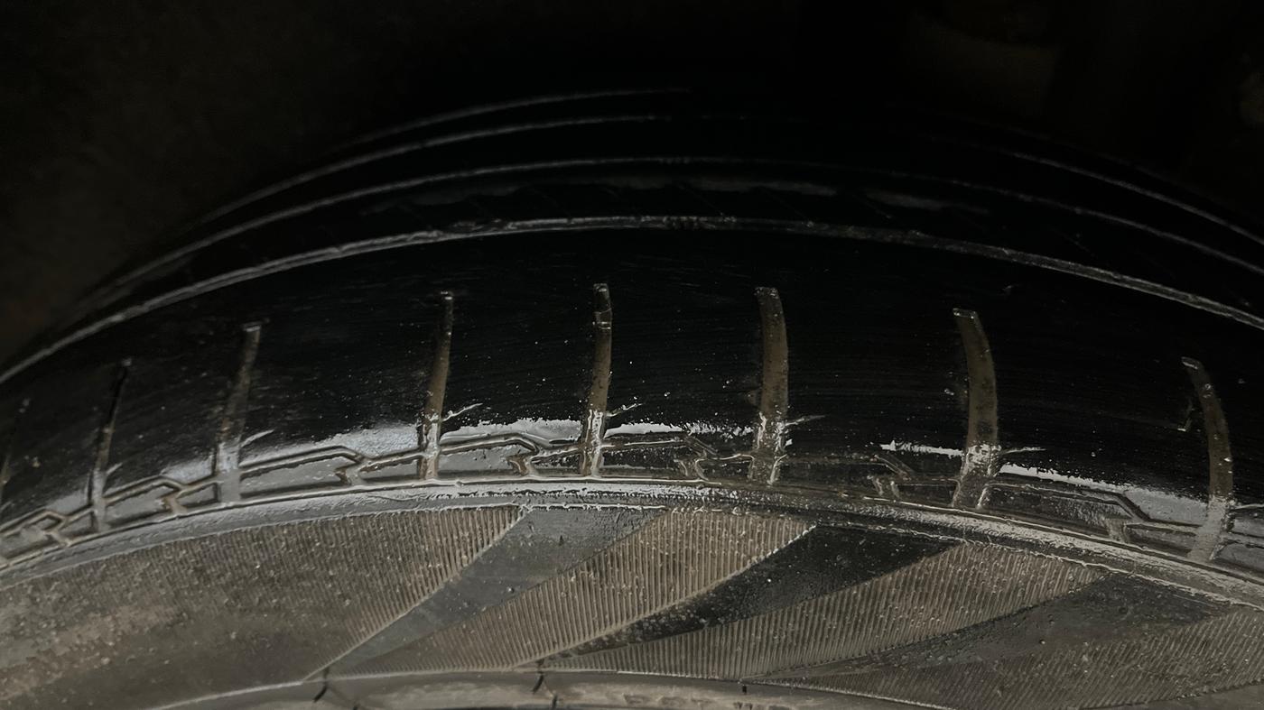 2022 Hyundai ALCAZAR 1.5 SIGNATURE (O) AT 7STR, Diesel, Automatic, 1,33,169 km, Left Rear Tyre Tread