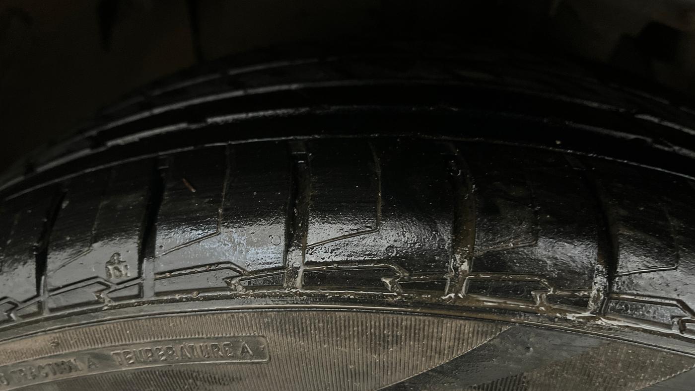 2022 Hyundai ALCAZAR 1.5 SIGNATURE (O) AT 7STR, Diesel, Automatic, 1,33,169 km, Left Front Tyre Tread
