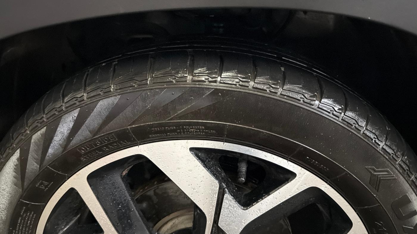 2024 KIA SELTOS  GTX Plus 1.5 Turbo Petrol DCT, Petrol, Automatic, 10,002 km, Left Front Tyre Tread