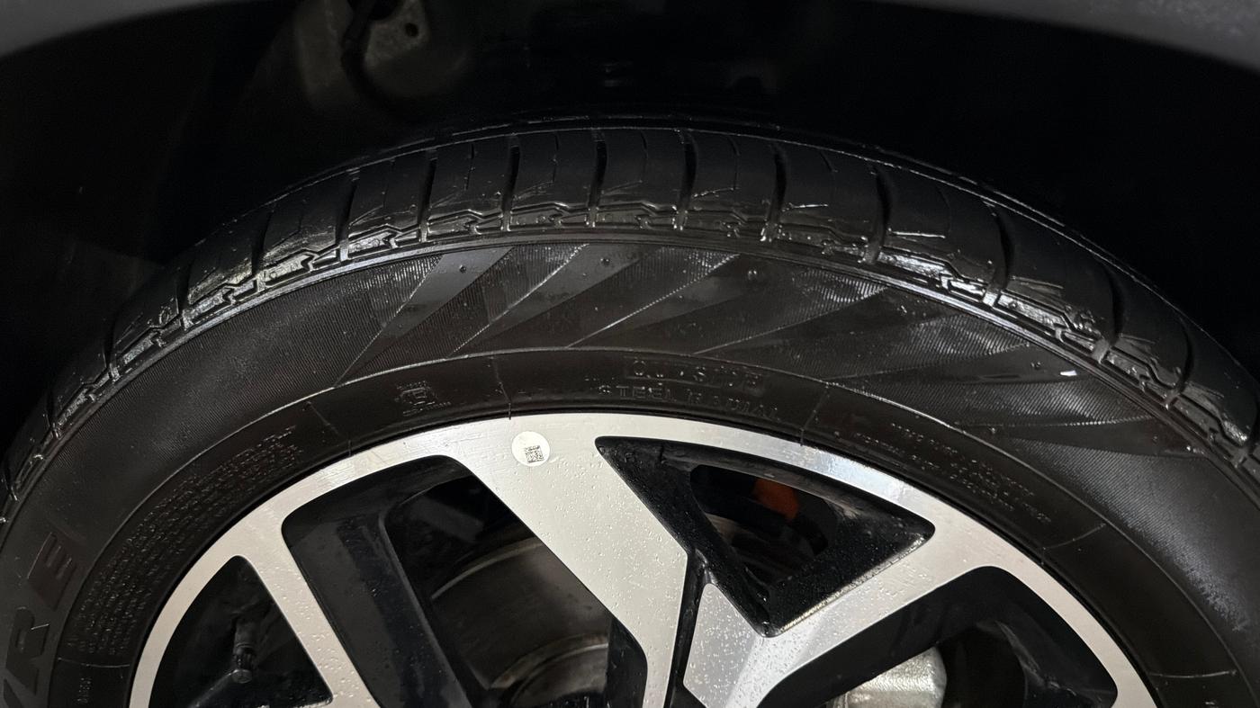2024 KIA SELTOS  GTX Plus 1.5 Turbo Petrol DCT, Petrol, Automatic, 10,002 km, Right Front Tyre Tread