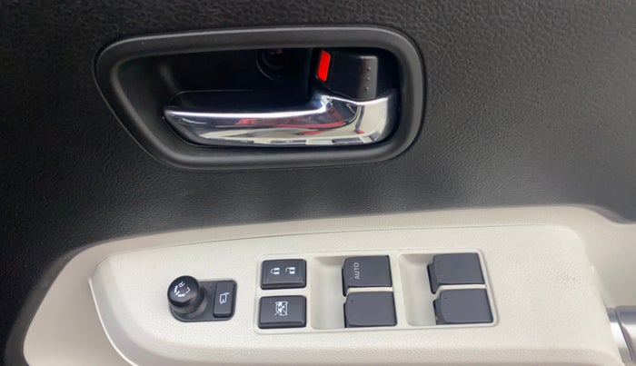 2025 Maruti IGNIS ALPHA 1.2, Petrol, Manual, 3,849 km, Driver Side Door Panels Control