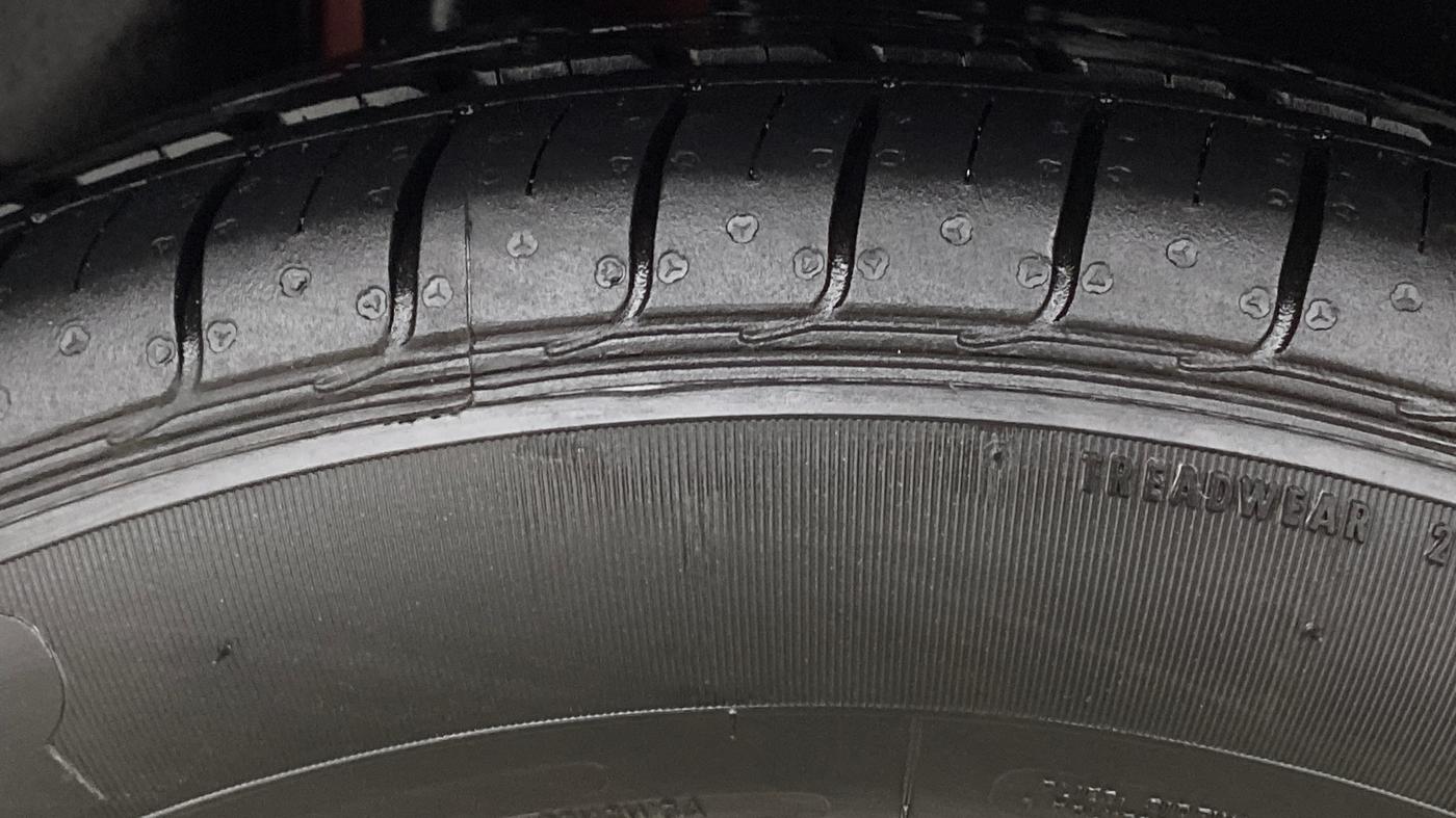 2024 Maruti Ciaz ZETA AT 1.5  SHVS PETROL, Petrol, Automatic, 8,236 km, Right Rear Tyre Tread