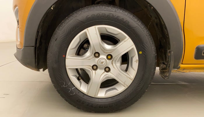 2019 Renault TRIBER RXZ, Petrol, Manual, 42,304 km, Left Front Wheel