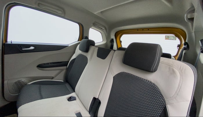 2019 Renault TRIBER RXZ, Petrol, Manual, 42,304 km, Right Side Rear Door Cabin