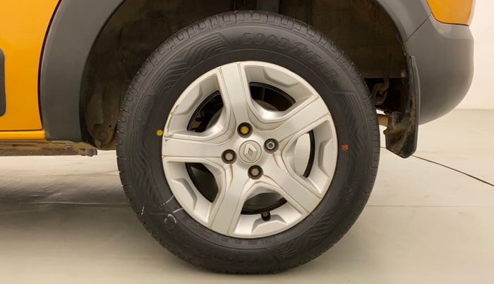 2019 Renault TRIBER RXZ, Petrol, Manual, 42,304 km, Left Rear Wheel