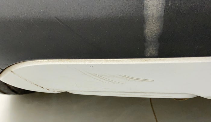 2019 Renault TRIBER RXZ, Petrol, Manual, 42,304 km, Rear bumper - Minor scratches