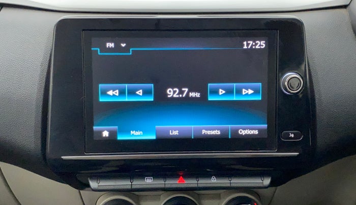 2019 Renault TRIBER RXZ, Petrol, Manual, 42,304 km, Infotainment System
