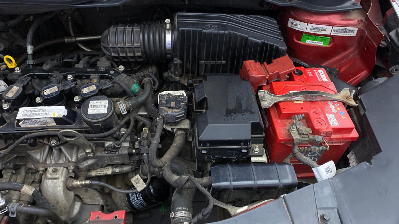 2022 Tata ALTROZ XT PETROL, Petrol, Manual, 33,028 km, Engine View - Left