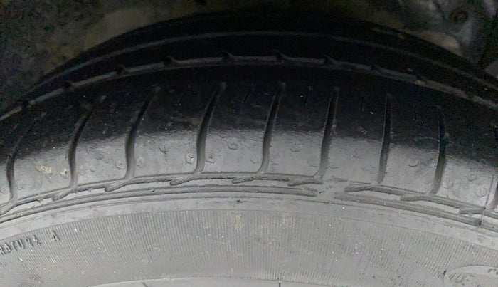 2020 Ford FREESTYLE TITANIUM PLUS 1.2 PETROL, Petrol, Manual, 40,657 km, Right Front Tyre Tread