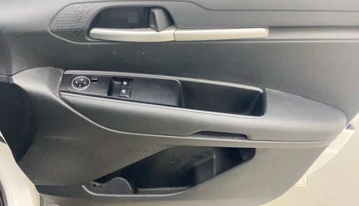 2023 KIA SONET HTE 1.2, Petrol, Manual, 6,337 km, Driver Side Door Panels Control