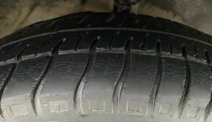 2017 Maruti Alto 800 VXI, CNG, Manual, 53,875 km, Right Front Tyre Tread