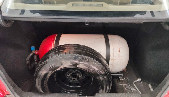 2017 Maruti Dzire VXI, CNG, Manual, 73,370 km, Boot Inside