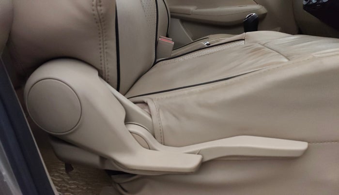 2017 Maruti Dzire VXI, CNG, Manual, 73,370 km, Driver Side Adjustment Panel