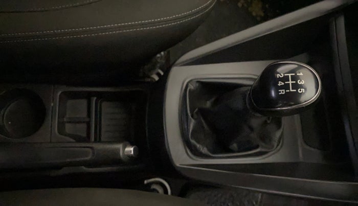 2016 Ford Figo Aspire TITANIUM 1.2 PETROL, Petrol, Manual, 69,801 km, Gear Lever