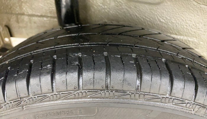 2019 Maruti S PRESSO VXI PLUS AMT, Petrol, Automatic, 1,24,700 km, Right Rear Tyre Tread