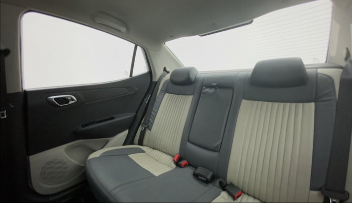 2020 Hyundai AURA SX (O) MT, Petrol, Manual, 17,385 km, Right Side Rear Door Cabin