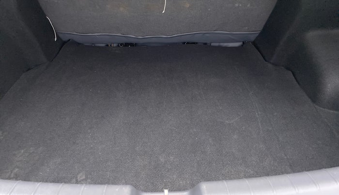 2020 Hyundai AURA SX (O) MT, Petrol, Manual, 17,385 km, Boot Inside
