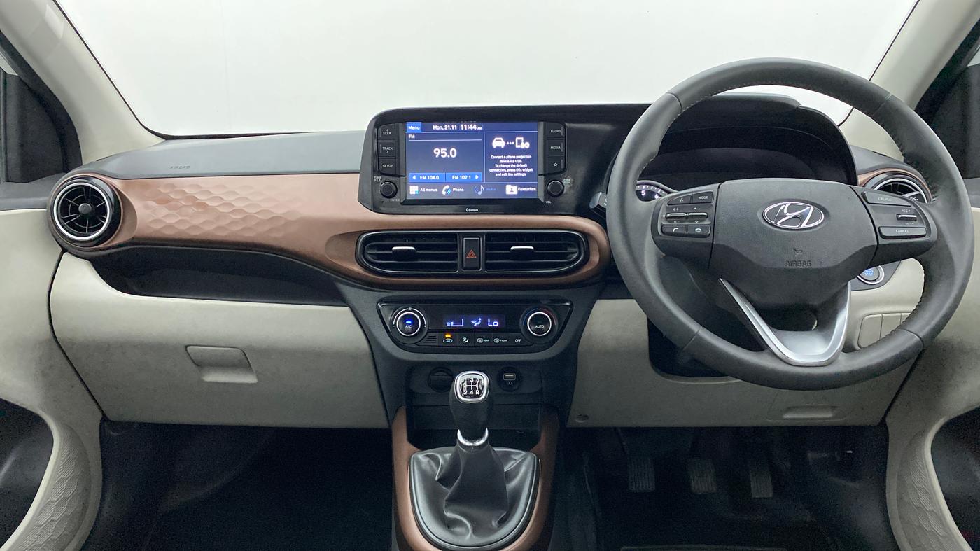 2020 Hyundai AURA SX (O) MT, Petrol, Manual, 17,385 km, Dashboard
