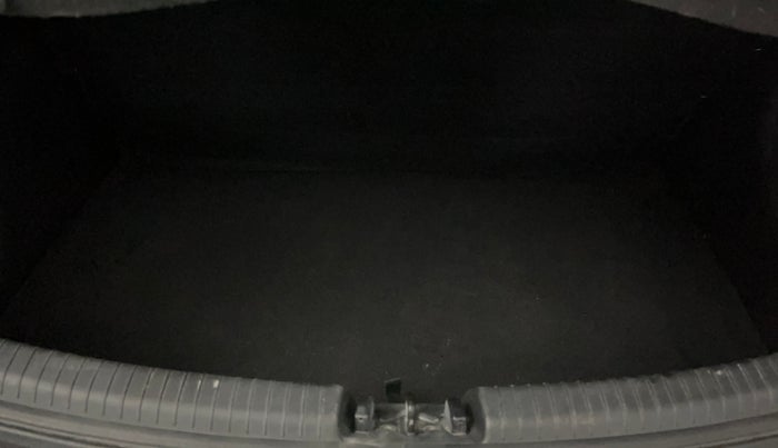 2017 Hyundai Grand i10 MAGNA AT 1.2 KAPPA VTVT, Petrol, Automatic, 16,387 km, Boot Inside