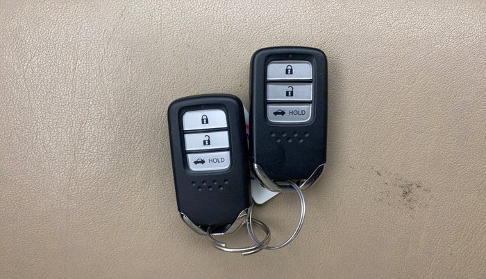 2020 Honda Amaze 1.2L I-VTEC VX CVT, Petrol, Automatic, 67,841 km, Key Close Up