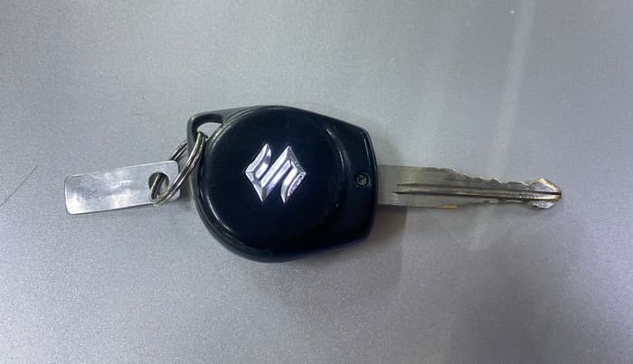2015 Maruti Swift Dzire VDI, Diesel, Manual, 99,412 km, Key Close Up