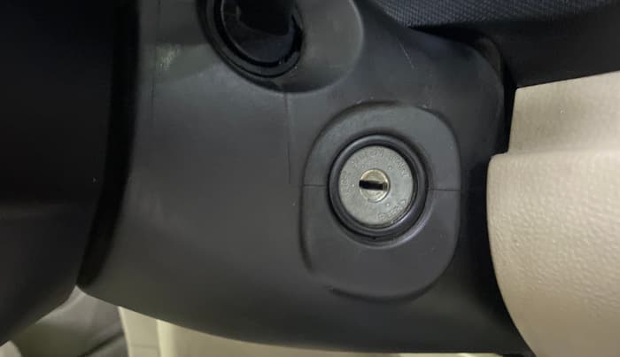2015 Maruti Swift Dzire VDI, Diesel, Manual, 99,412 km, Keyless Start/ Stop Button