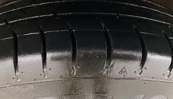 2018 Maruti Dzire VDI AMT, Diesel, Automatic, 98,896 km, Left Front Tyre Tread