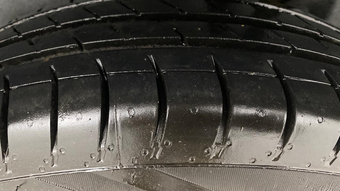 2018 Maruti Dzire VDI AMT, Diesel, Automatic, 98,896 km, Left Rear Tyre Tread