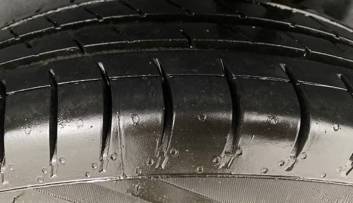 2018 Maruti Dzire VDI AMT, Diesel, Automatic, 98,896 km, Left Rear Tyre Tread