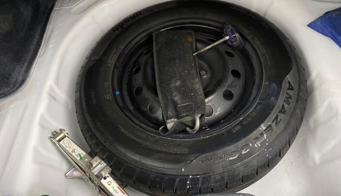 2018 Maruti Dzire VDI AMT, Diesel, Automatic, 98,896 km, Spare Tyre