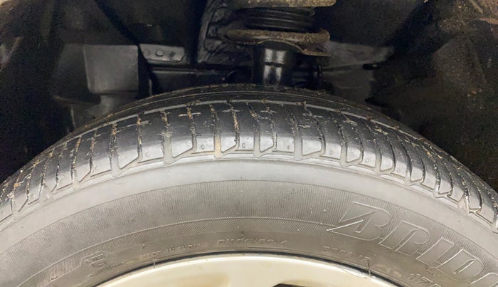 2014 Renault Pulse RXZ DIESEL, Diesel, Manual, 85,235 km, Left Front Tyre Tread