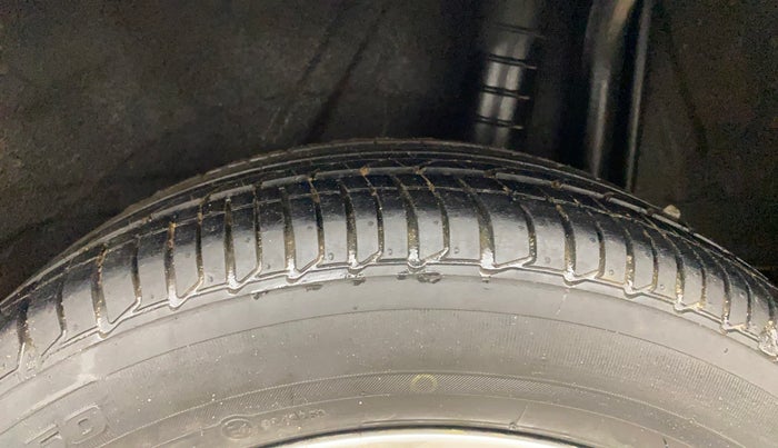 2014 Renault Pulse RXZ DIESEL, Diesel, Manual, 85,235 km, Left Rear Tyre Tread