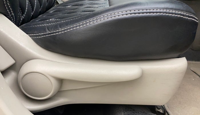 2014 Renault Pulse RXZ DIESEL, Diesel, Manual, 85,235 km, Driver Side Adjustment Panel