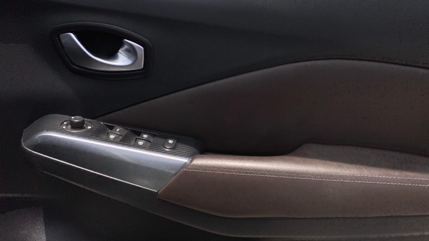 2019 Nissan Kicks XV PREMIUM DIESEL, Diesel, Manual, 87,429 km, Driver Side Door Panels Control