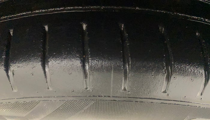 2021 Toyota Glanza V CVT, Petrol, Automatic, 59,067 km, Left Front Tyre Tread