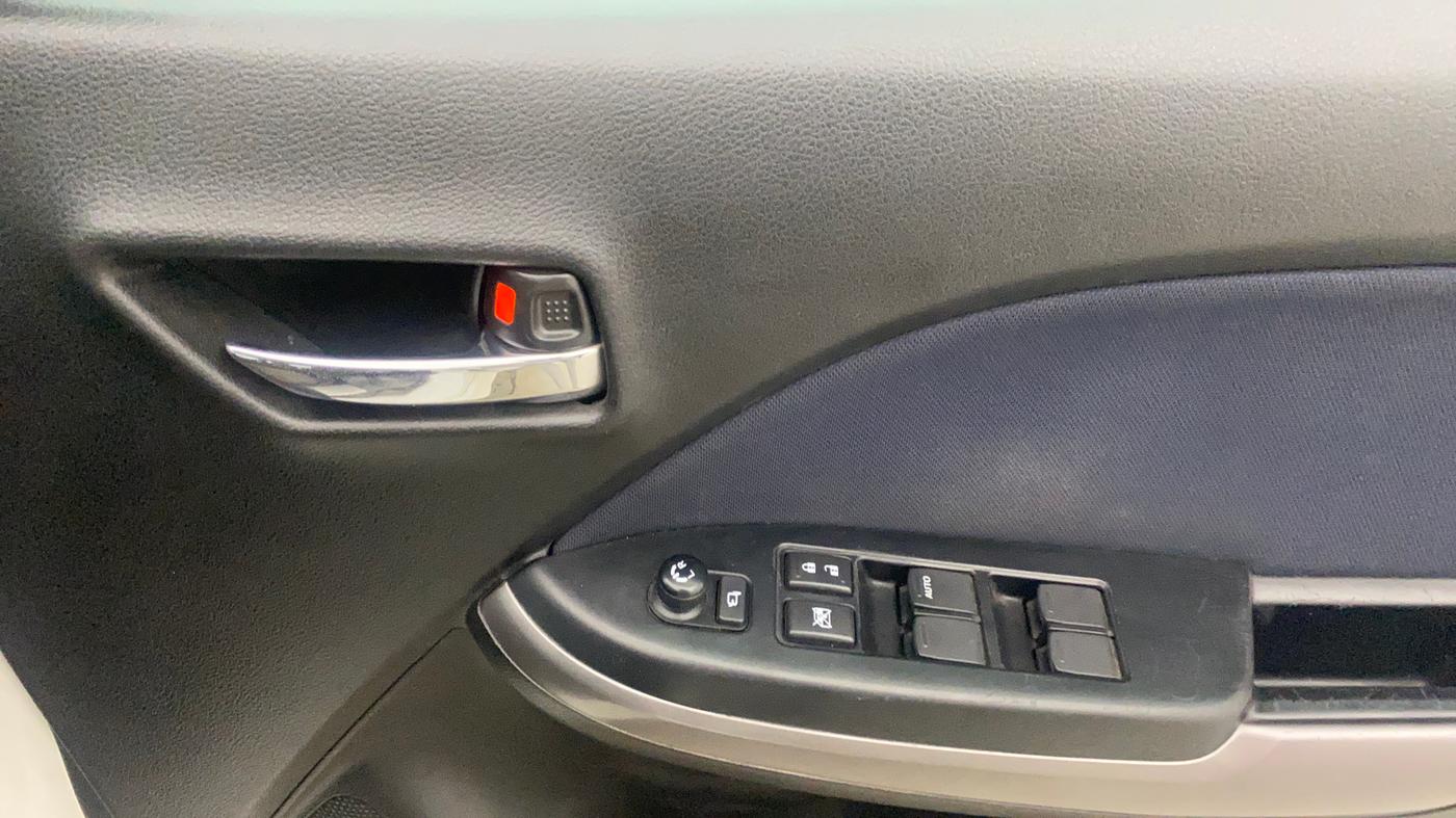 2021 Toyota Glanza V CVT, Petrol, Automatic, 59,124 km, Driver Side Door Panels Control