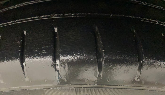 2021 Toyota Glanza V CVT, Petrol, Automatic, 59,067 km, Right Front Tyre Tread