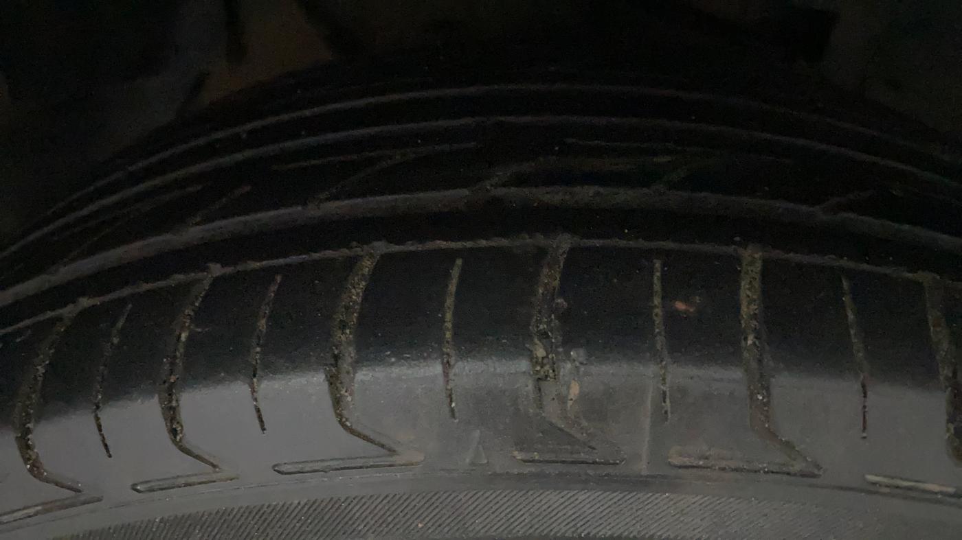 2019 Tata NEXON XT PLUS PETROL, Petrol, Manual, 1,09,366 km, Right Front Tyre Tread