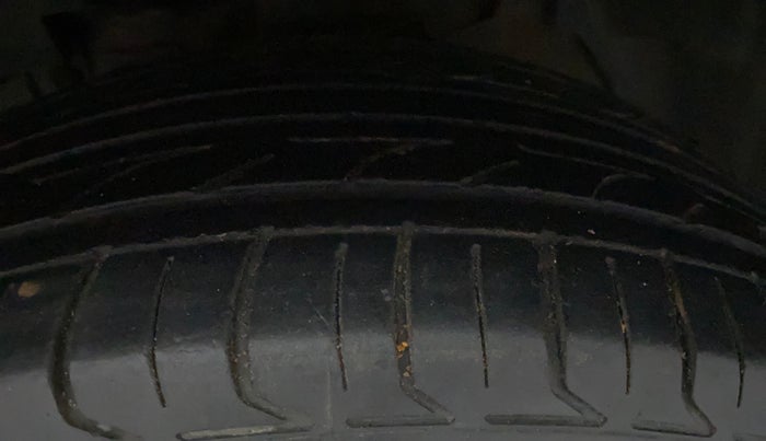 2019 Tata NEXON XT PLUS PETROL, Petrol, Manual, 1,09,365 km, Left Front Tyre Tread