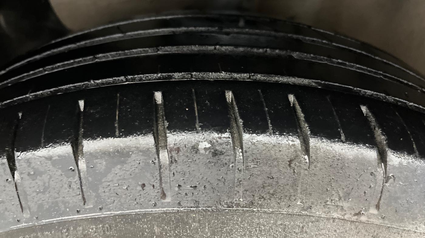 2015 Hyundai Elite i20 MAGNA 1.2, Petrol, Manual, 68,077 km, Left Front Tyre Tread